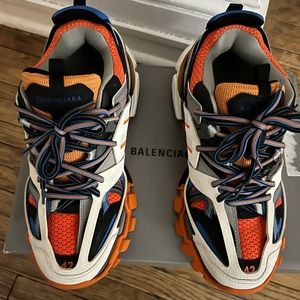 Balenciaga track size 42